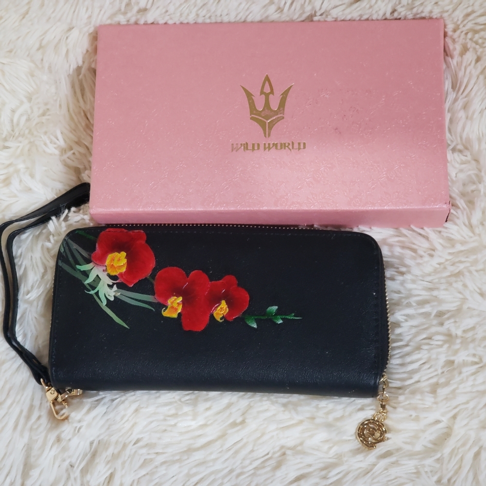 NIB Wild World long leather wallet